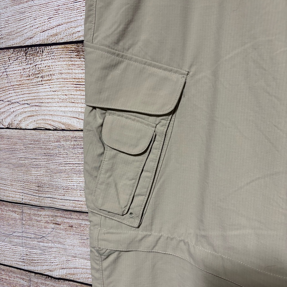 Under Armour Men’s Khaki‎ Cargo Zip-Off Pants - Picture 4 of 12